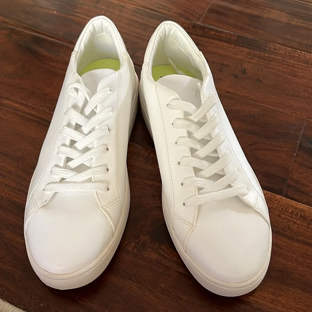 Women’s White Low-Top Sneakers - Clean Classic Style
